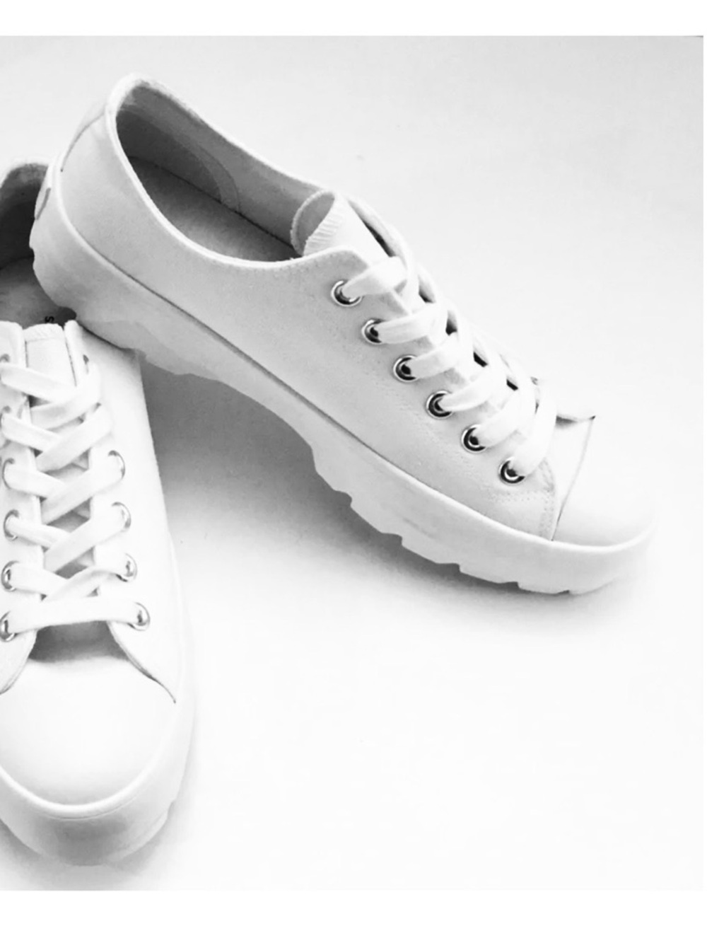 Sincerely JULES VASCO Women’s White Canvas Platform Sneakers Low cut lace-up 6.5